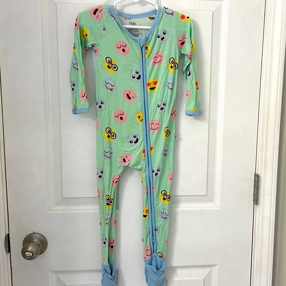 Kids Emoji Print One Piece Pajama